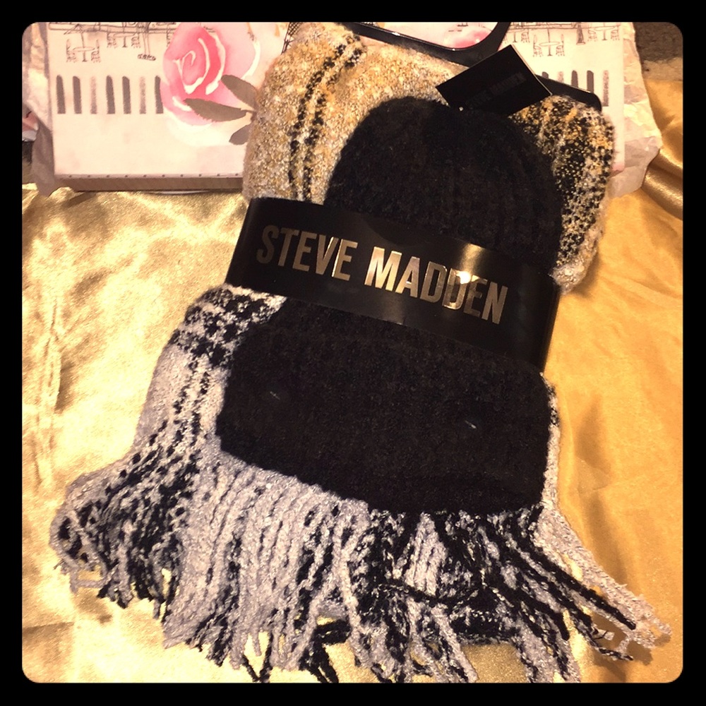 Steve Madden Beanie and Blanket Wrap